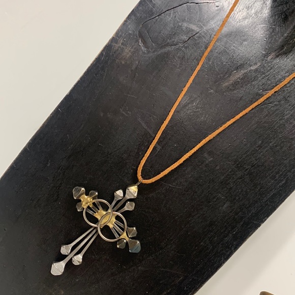 Rustic metal cross necklace leather - Picture 4 of 12
